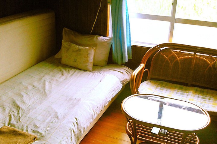 Room 11 of 39