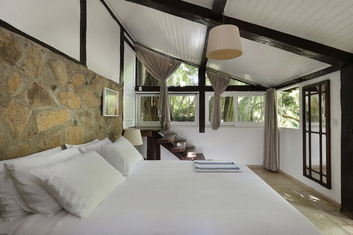 Room 4 of 180
