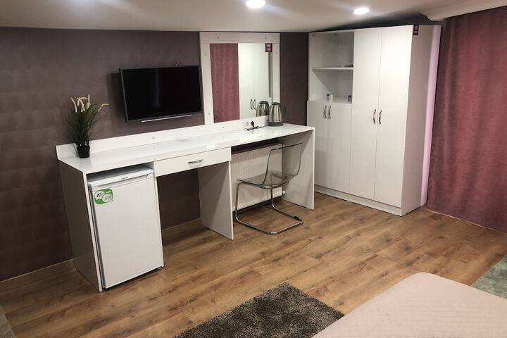 Room 13 of 44