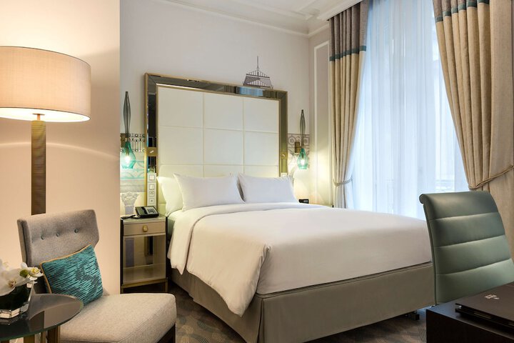 Room 10 of 85