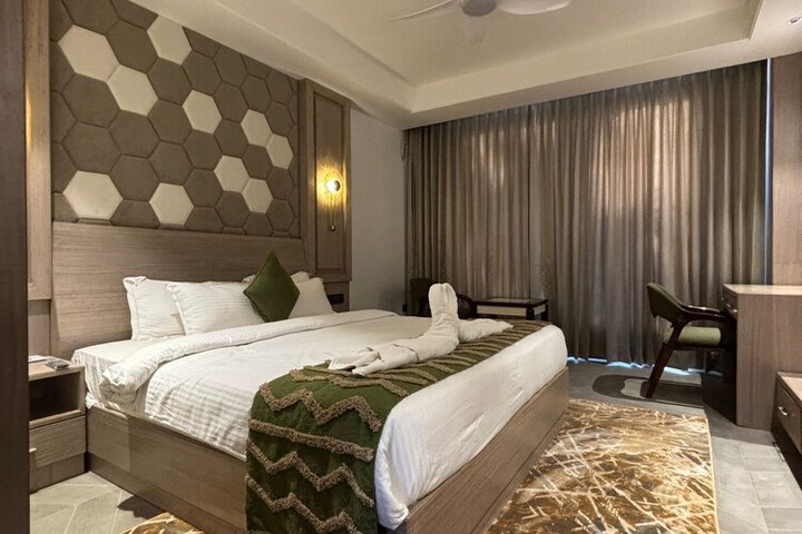 Room 6 of 29