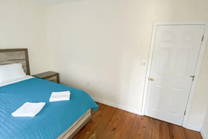 Room 2 of 16