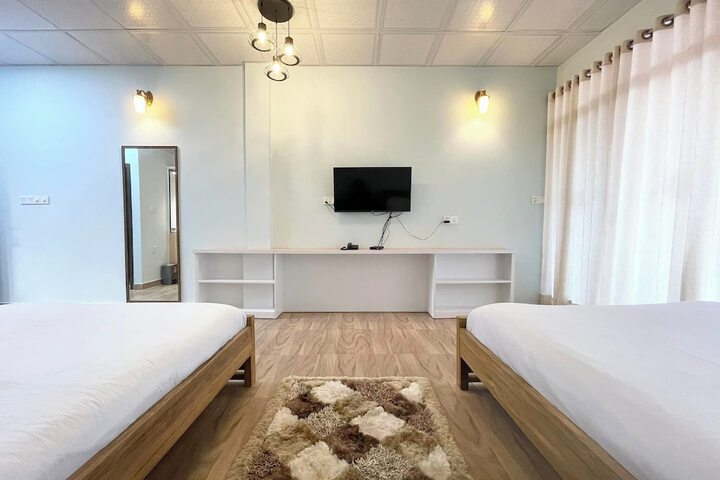 Room 3 of 25