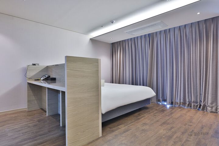 Room 67 of 108