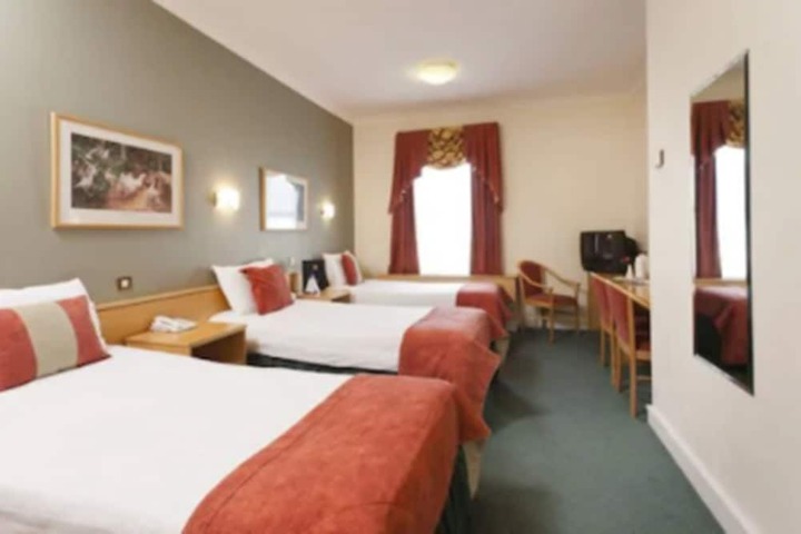 Room 6 of 22