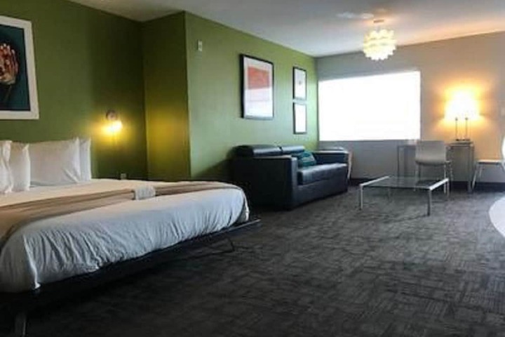 Room 14 of 36