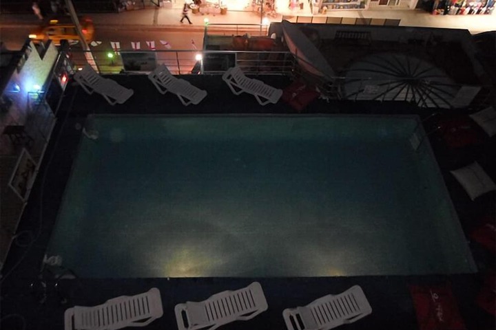 Pool 16 of 18