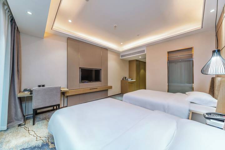 Room 19 of 83