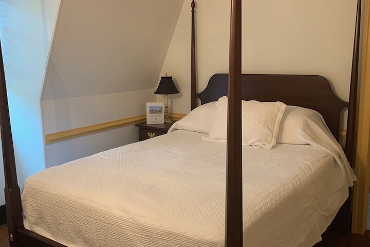 Room 13 of 30