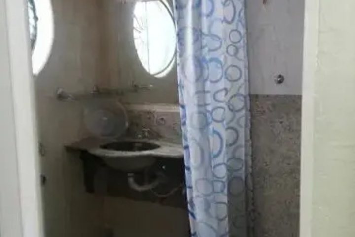 Room 6 of 11