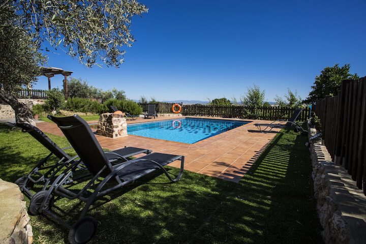 Pool 24 of 46