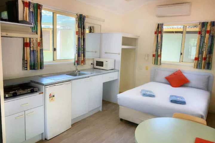 Room 10 of 42