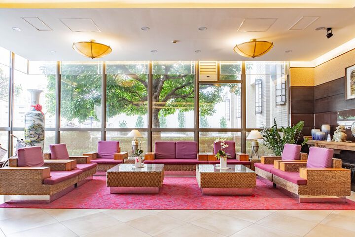 Guest Lobby