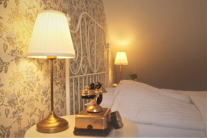 Room 16 of 60