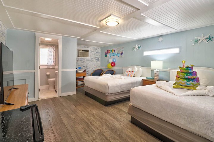 Room 34 of 111
