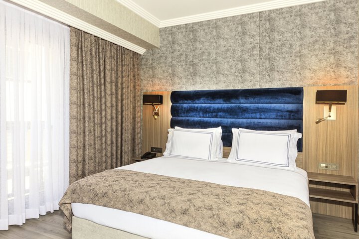 Room 32 of 128