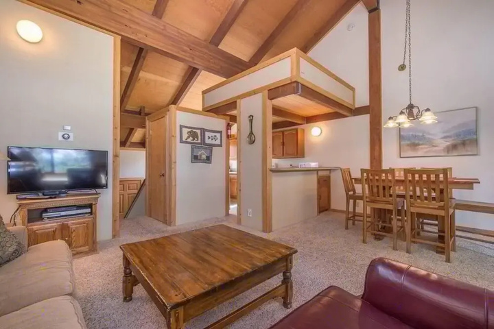 Room 4 of 18