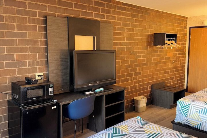 Room 25 of 40