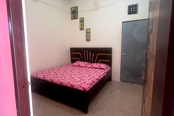 Room 2 of 7