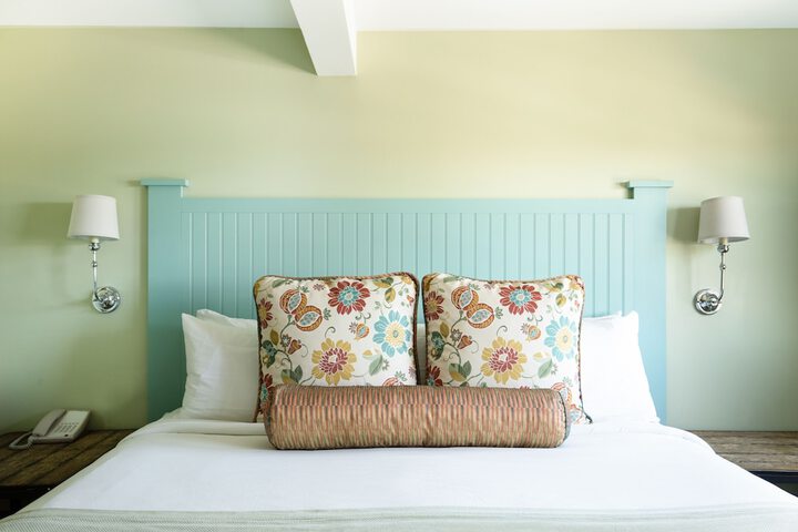Room 10 of 106