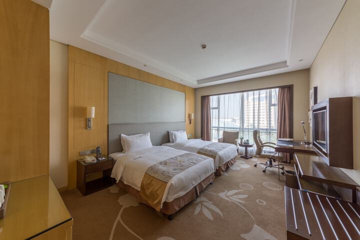Room 27 of 39