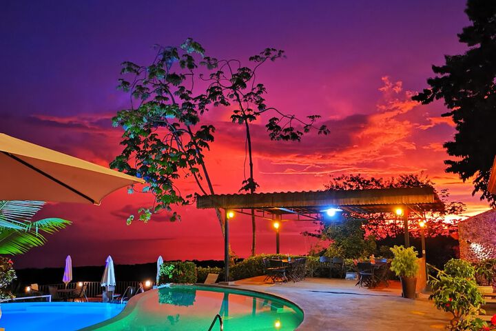 Hotel Pool