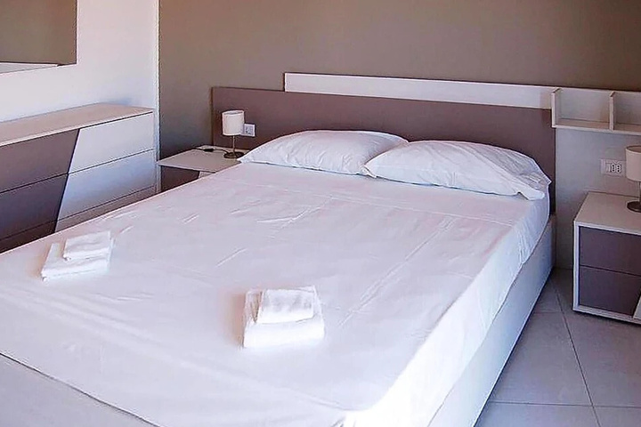 Room 2 of 13