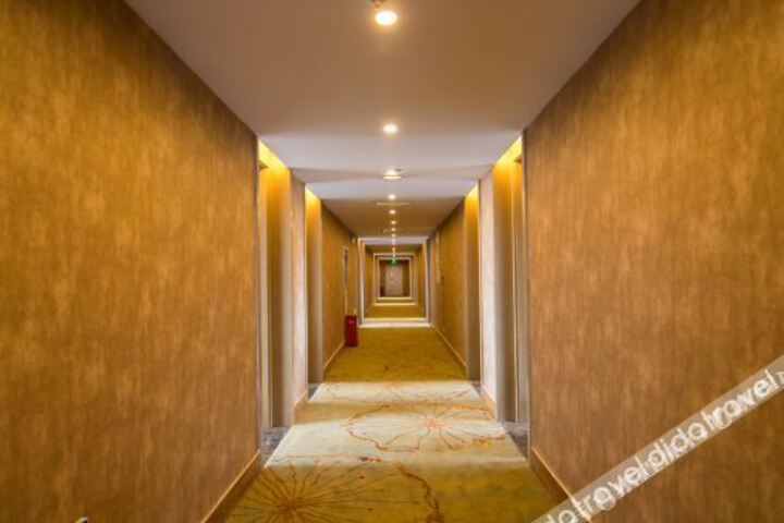 Hotel Interior 7 of 18