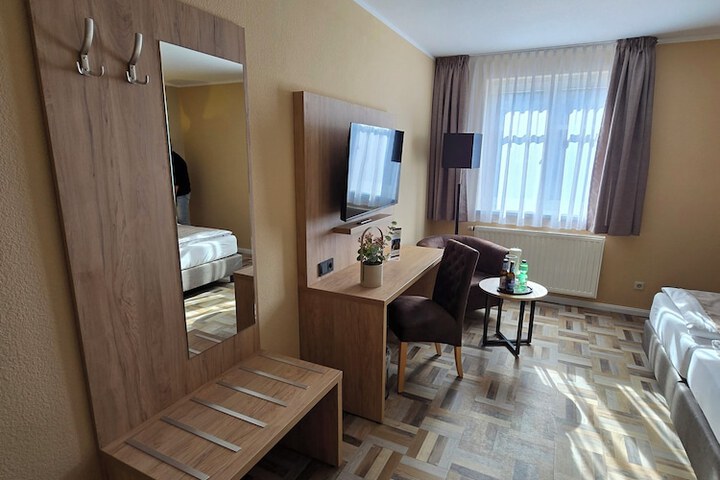 Room 16 of 46