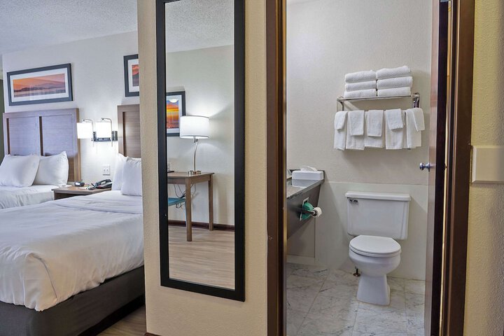 2 Double Beds (9 of 19)