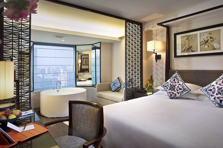 Room 10 of 44