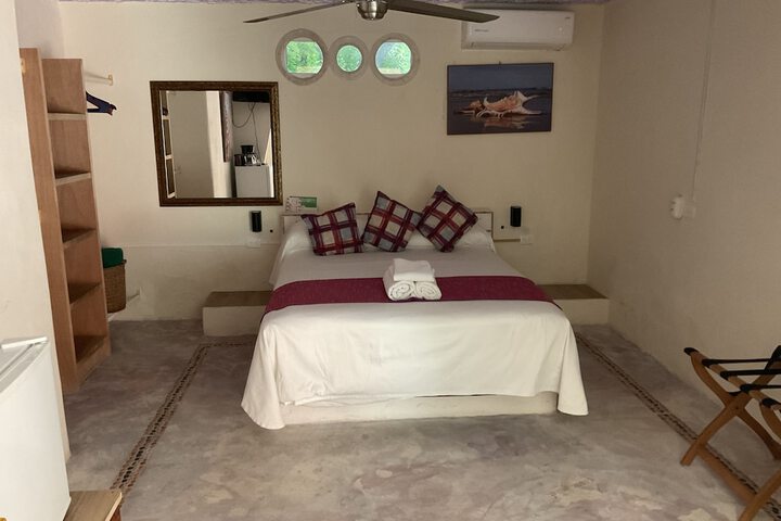 Room 19 of 102