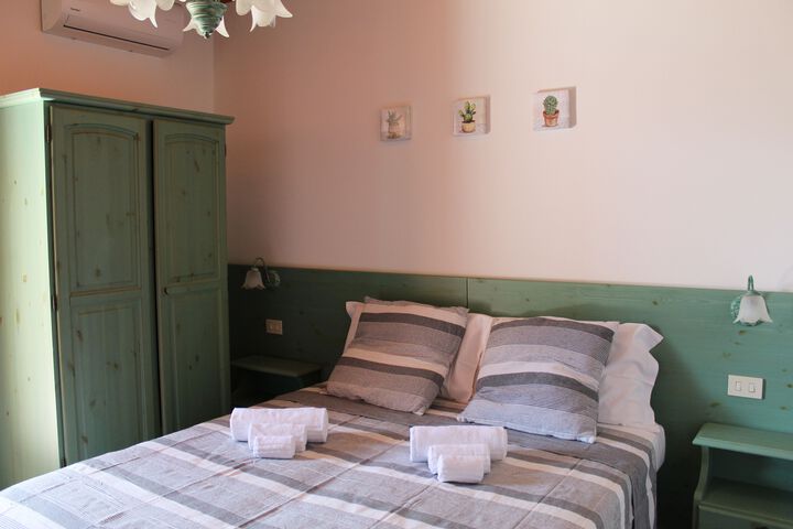 Room 15 of 18