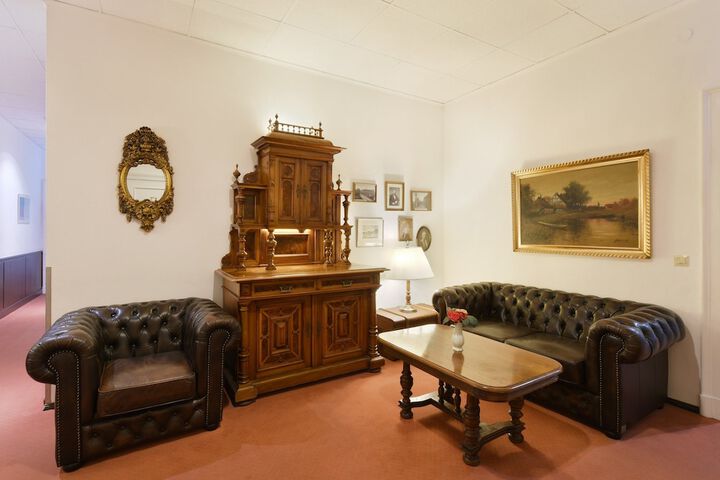 Entrance & Lobby
