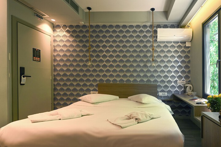 Room 107 of 200