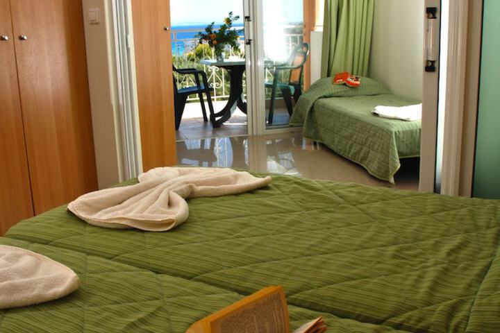 Room 14 of 42