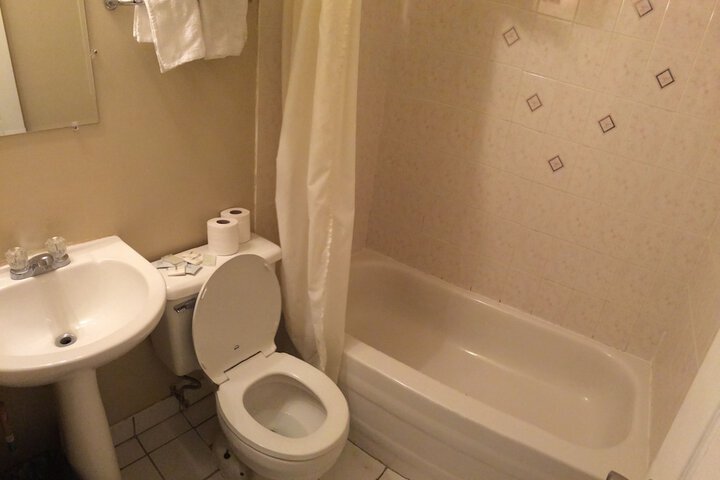 Room 43 of 68