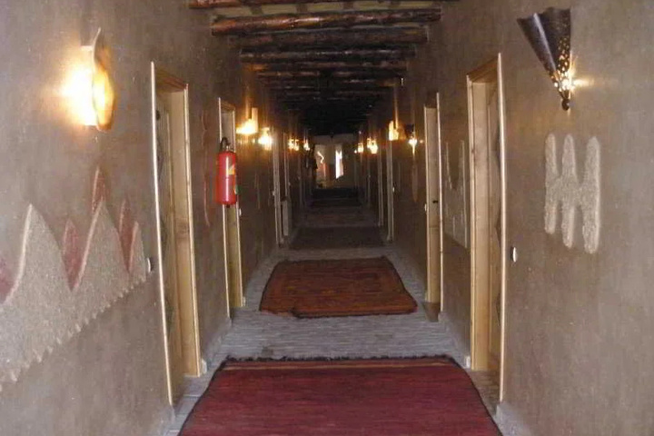 Room 4 of 7