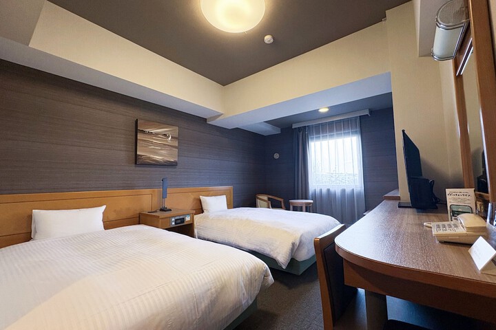 Room 14 of 36