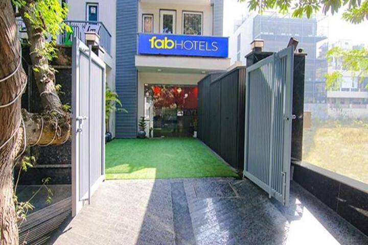 FabHotel Nature View