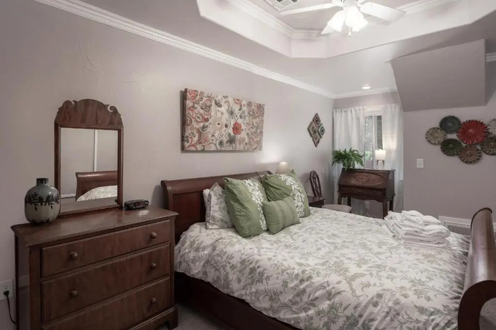 Room 2 of 21