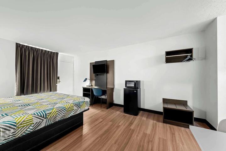 Room 16 of 30