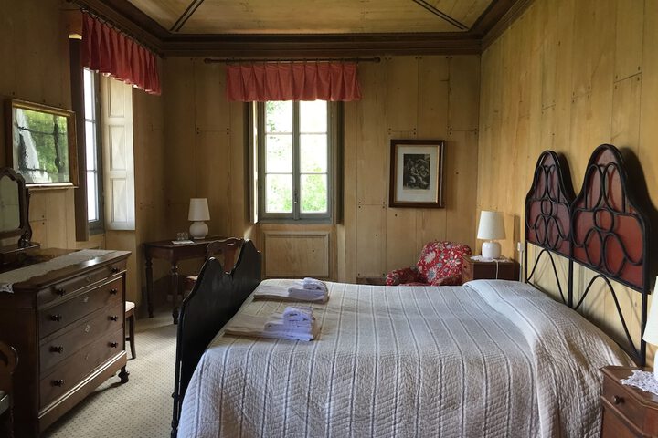 Room 6 of 34