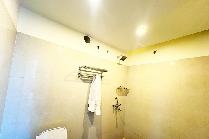 Room 9 of 21