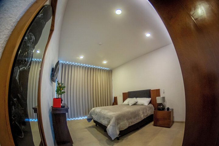 Room 6 of 38