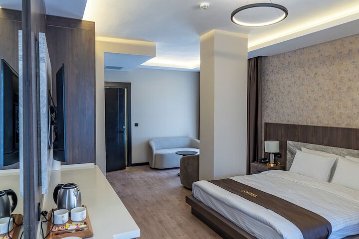 Room 31 of 76