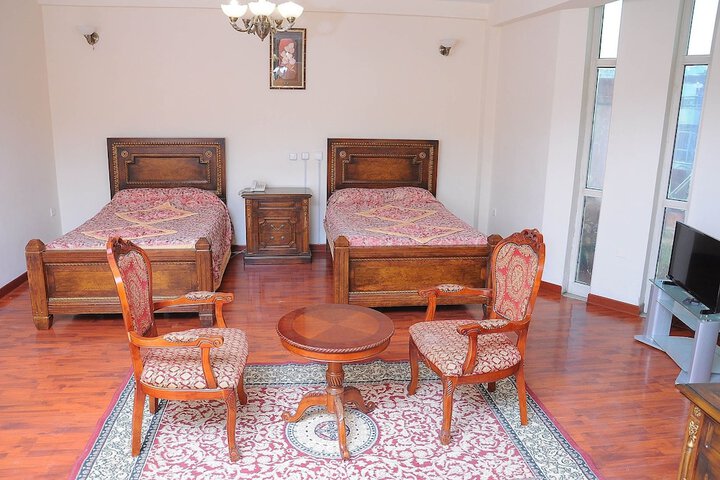 Room 8 of 34