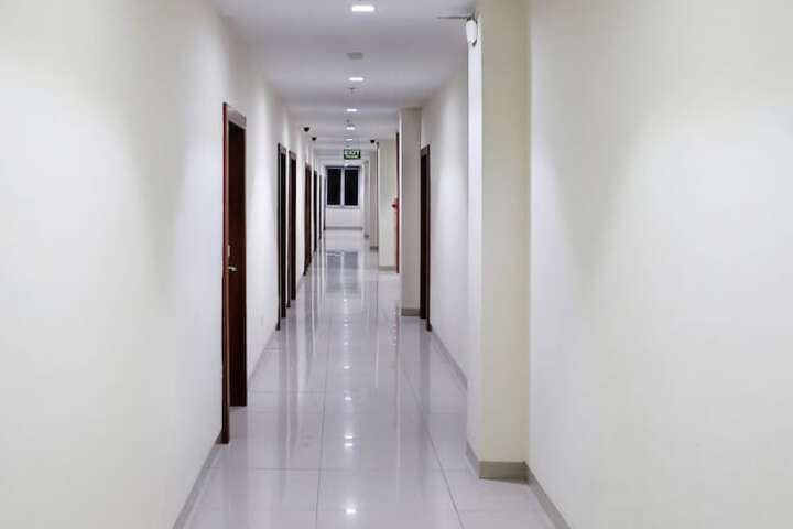 Ballroom/Hall 12 of 18