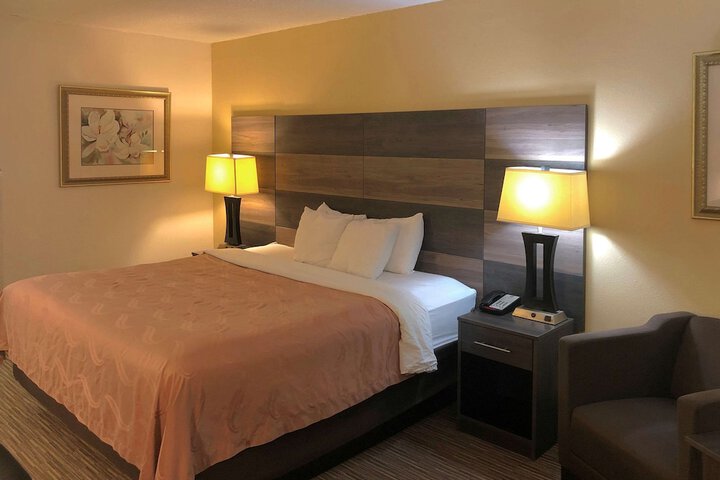 Room 17 of 47
