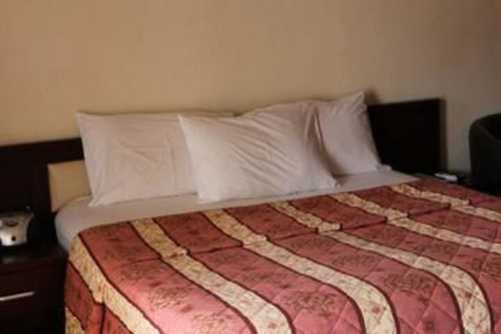 Room 3 of 16